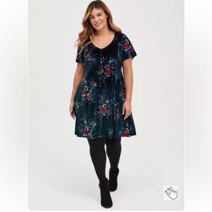 Torrid size 00x 10 M/L Mini Velvet Skater Dress